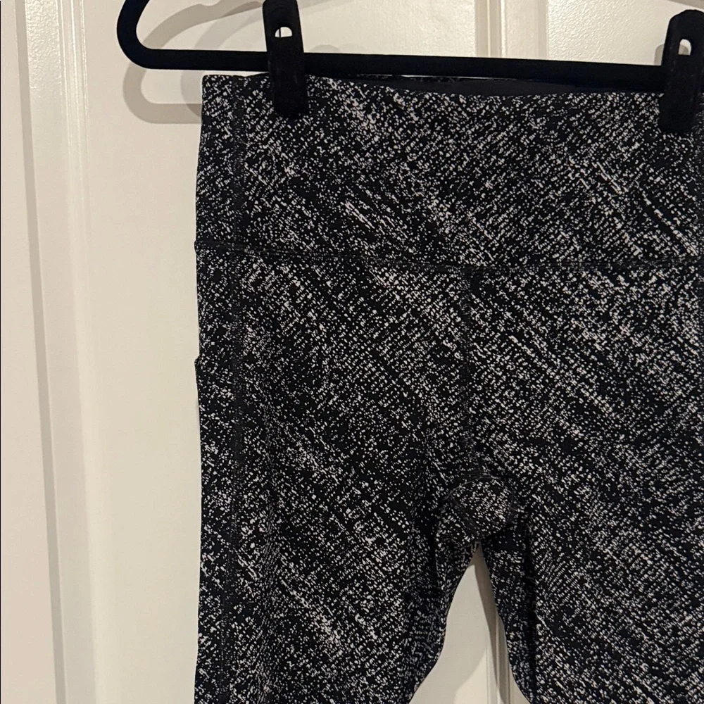 Lightly worn Lululemon Black and Gray Leggings size 8